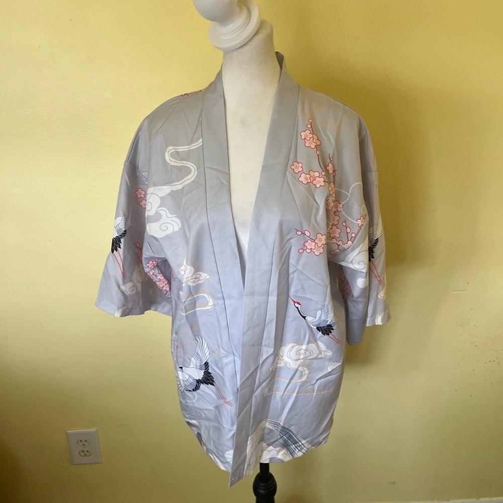 Elegant Gray Kimono Jacket Size Medium